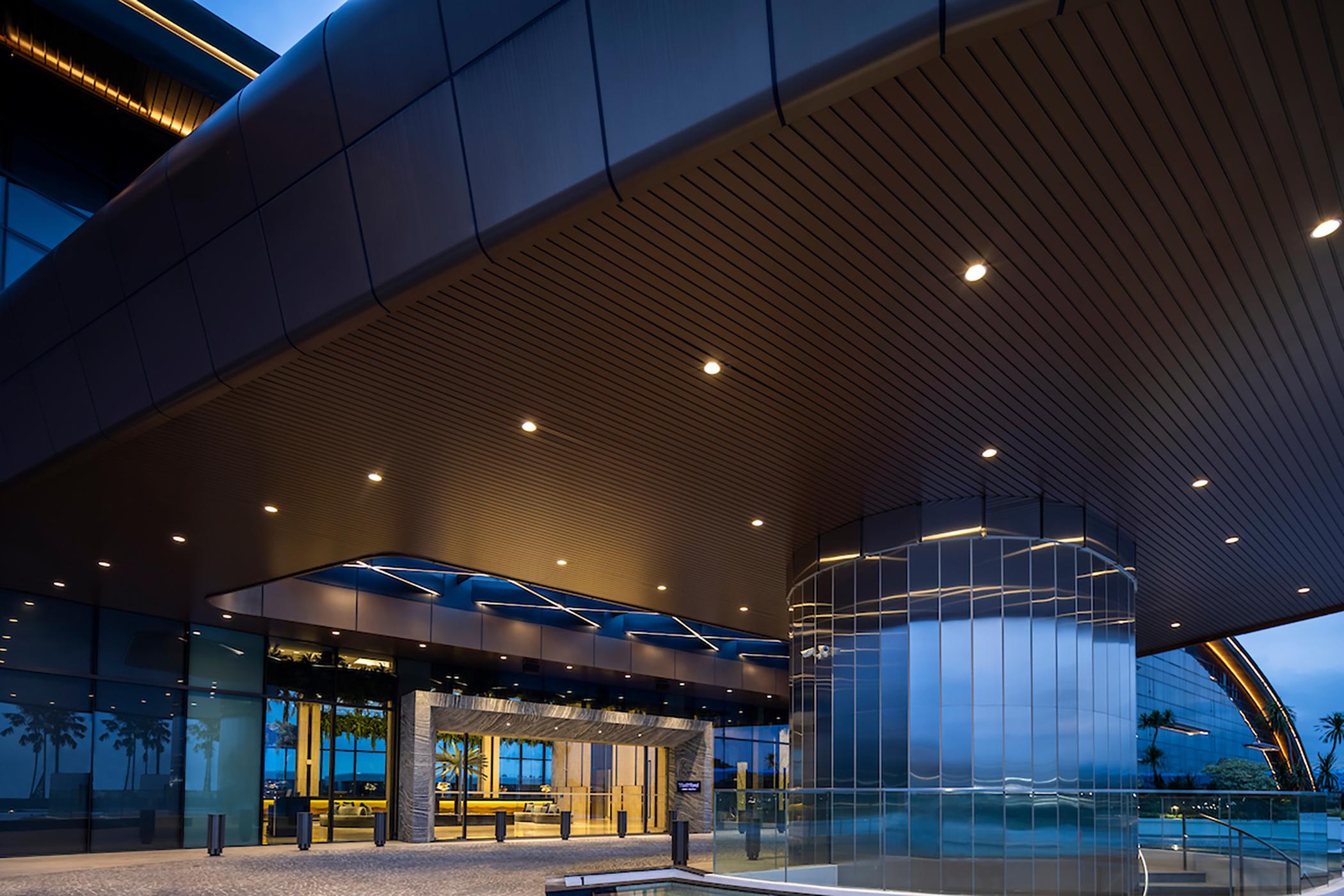 Dusit Thani Laguna Singapore Exterior photo The interior of the terminal