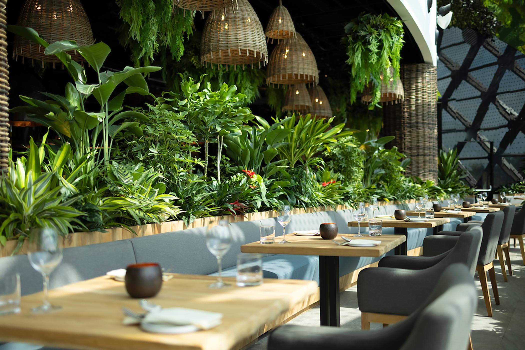 Dusit Thani Laguna Singapore Exterior photo Restaurant interior