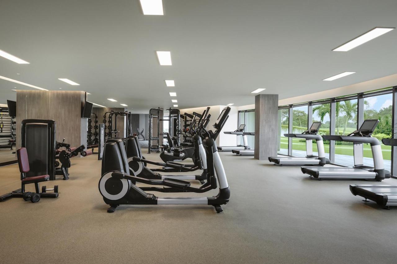 Dusit Thani Laguna Singapore Exterior photo The gym at the Ritz-Carlton, Maldives