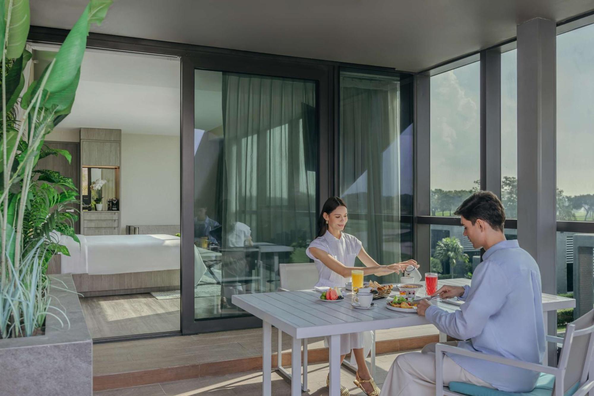 Dusit Thani Laguna Singapore Exterior photo The Park, Hyderabad