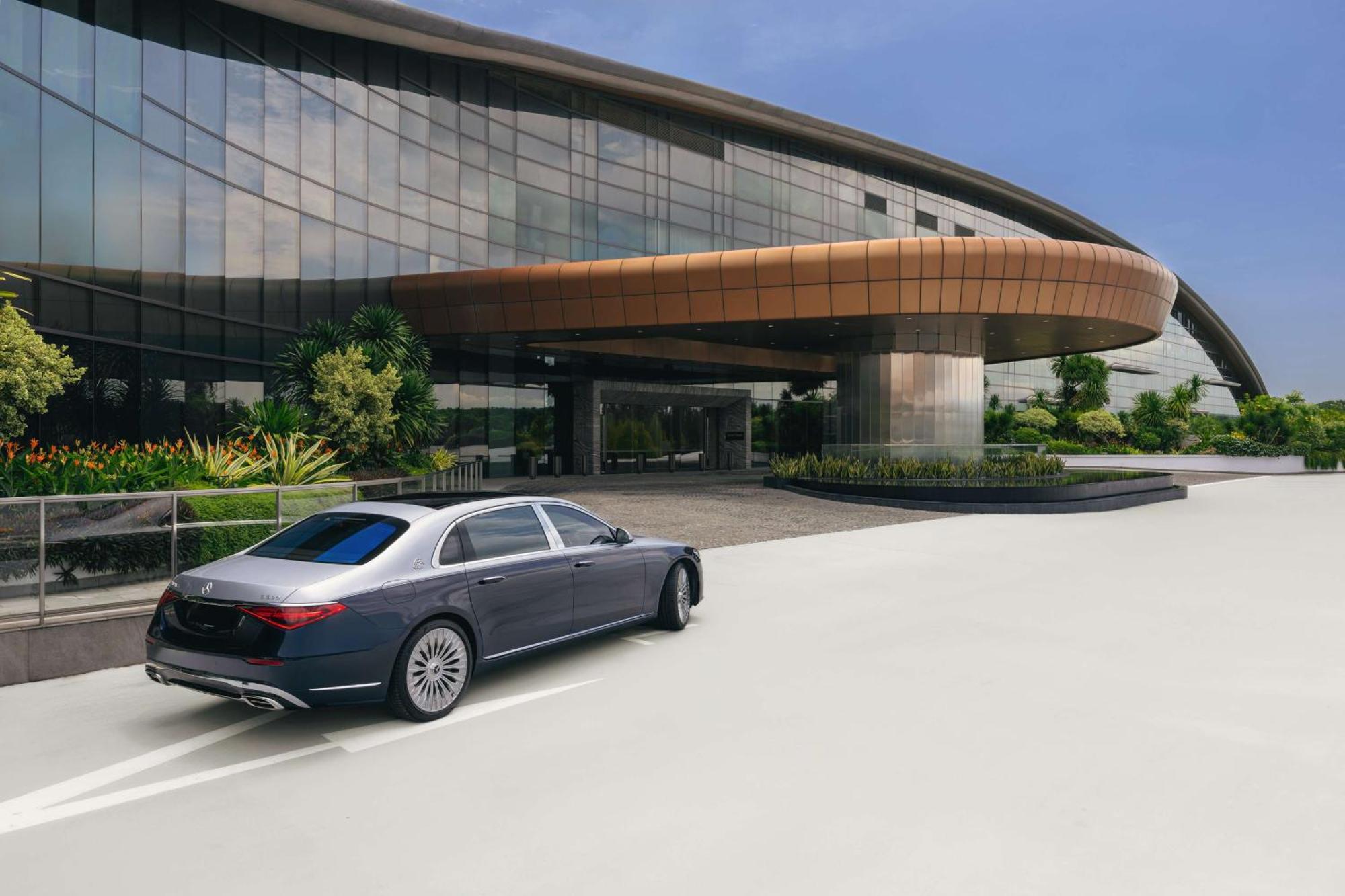 Dusit Thani Laguna Singapore Exterior photo Mercedes-Maybach S 680